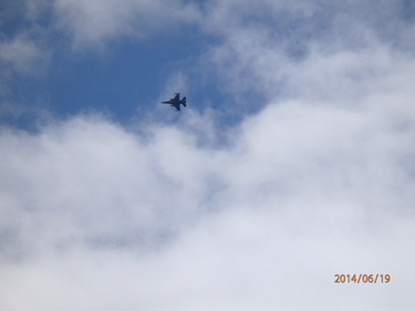 19. juuni 2014 Võru linna kohalt üle lennanud lennuk. Foto: MARGARETA PALGI