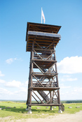 Meremäe au ja uhkus – 18meetrine  vaatetorn, mille tippu pandi kevadel päiksepatareid. Foto: Võrumaa Teataja