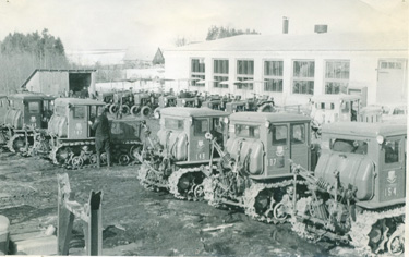 Käimas on kevadine traktorite ülevaatus.  Foto: ERAKOGU