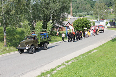 Rõuge priitahtlike pritsimeeste „Kära-ja” algas vägeva rongkäiguga puhkpilliorkester Kungla saatel. Foto: BIRGIT PETTAI