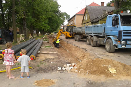 Jüri Kaver: Alleel ehitustegevus juba käib, kooli ehitusega loodame alustada sügisel ja Kreutzwaldi tänava hange ootab oma järge," rääkis ta.  FOTO: Aigar Nagel