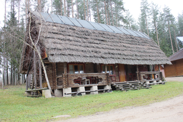 Üks mitmest Vetevana turismitalule iseloomulikest majadest. Kokku on olemas kuus maja, rohkem pole ka plaanis juurde ehitada. Foto: ERAKOGU