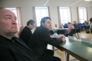 Õpilastega kohtunud oma ala asjatundjad (vasakult) Andres Arrak, Veikko Täär, Ivari Padar ja Aune Past enne laudkondadega ühinemist. Foto: Võrumaa Teataja