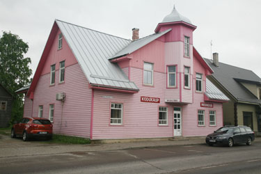 Võru endise tuntud poepidaja August Vildo maja Kreutzwaldi tänava ääres.     Foto: INNO TÄHISMAA