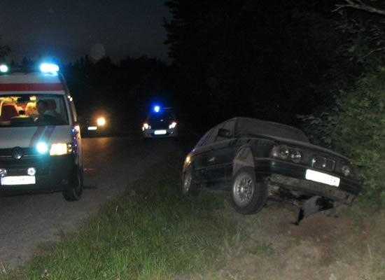 Piltidel on laupäeval Rõuge vallas õnnetusse sattunud BMW ja Volkswagen.  Fotod: Lõuna Prefektuur