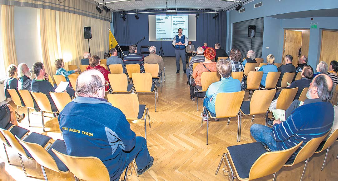 Talupidajate ees räägib Eesti talupidajate keskliidu juhatuse liige Leho Verk  Fotod: FOTOSFERA / ANDREI JAVNAŠAN