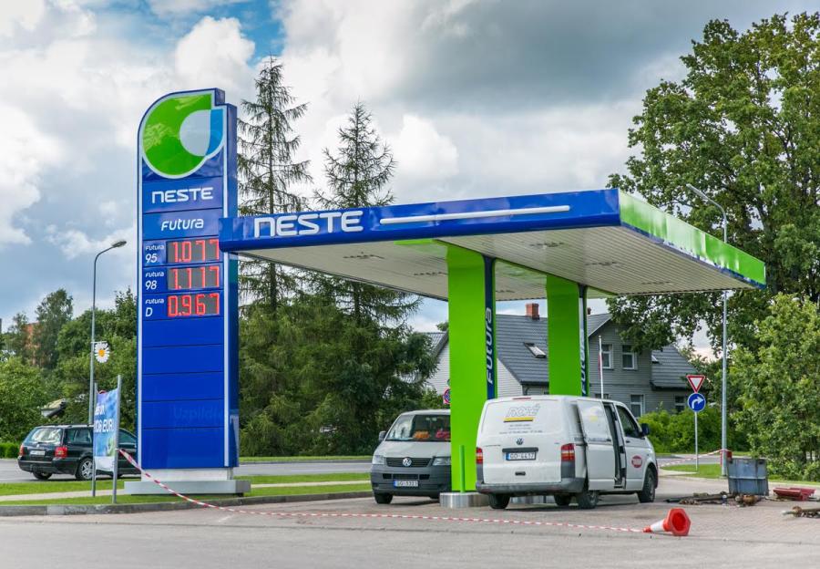 Bensiini 95 liiter on 1.077 eurot, diilikütuse liiter on alla euro. FOTO: Andrei Javnašan Võrumaa Teataja