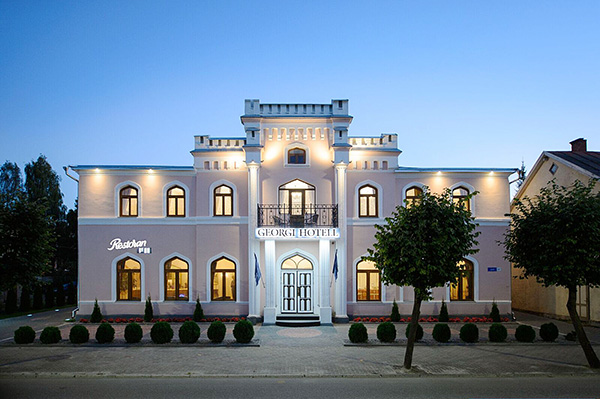 Võru kesklinnas asuv Georgi hotell tähistab  1. novembril oma esimest sünnipäeva. Hotellikompleksi kuuluvad restoran, ilusalong ja minispaa. Fotod: ERAKOGU 