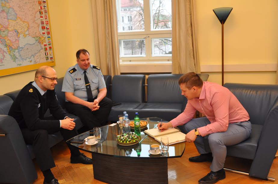 Võru maavanem Andres Kõiv kohtus Lõuna prefektuuri uue juhi Vallo Koppeliga ja Kagu politseijaoskonna uue juhi Helmer Hallikuga.