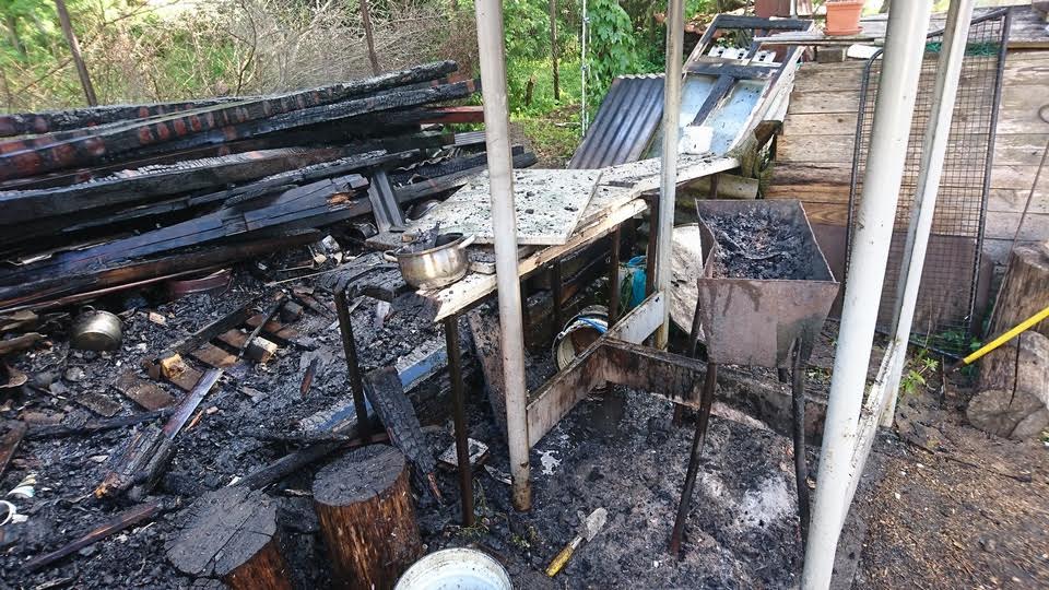 23. juunil kella 18.45 ajal süttis Jõgeval Jaama tn tuleohutusnõudeid eiravast grillimisest maja juurde ladustatud puitmaterjali hunnik.