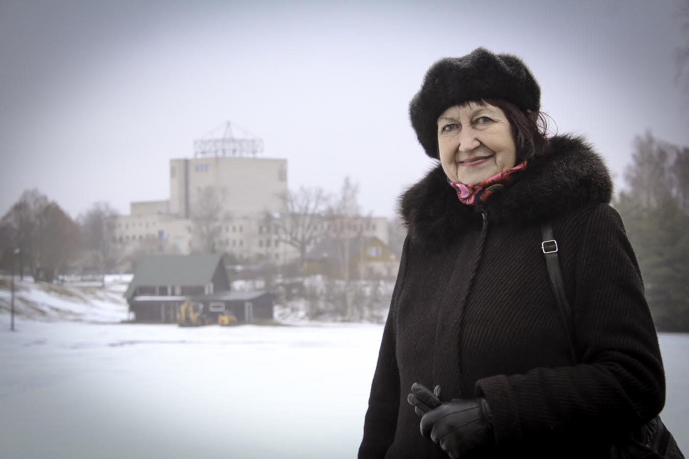 Võitja Eha Pott, taamal talle hingelähedane Põlva kultuurikeskus. Foto: AIGAR NAGEL