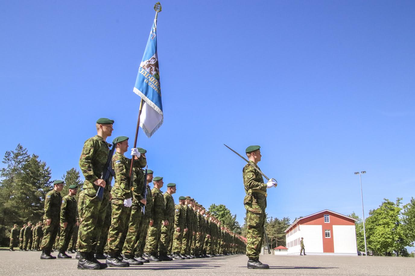 Tseremoonia algas teisipäeval kell 11 Taara linnakus, kella 11.08 oli lipp saanud õnnistuse. Fotod: AIGAR NAGEL