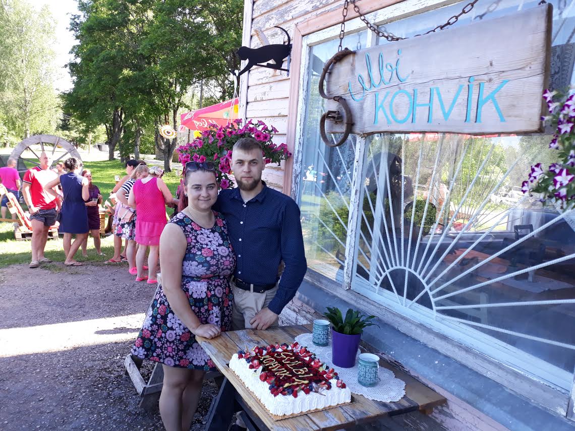 Kristina Turi ja Indrek Noorsalu on võtnud Sulbi kohviku enda südameasjaks. Fotod: HELERI LAKUR