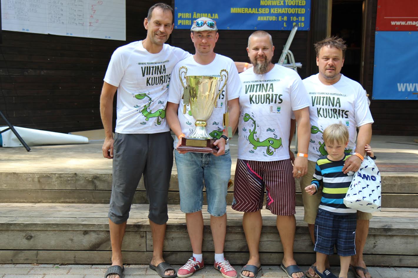 Võistkond Kuuritsa Pini Viitina järvest kala püüdmasVõistkond püüdmas. Foto: BIRGIT PETTAI