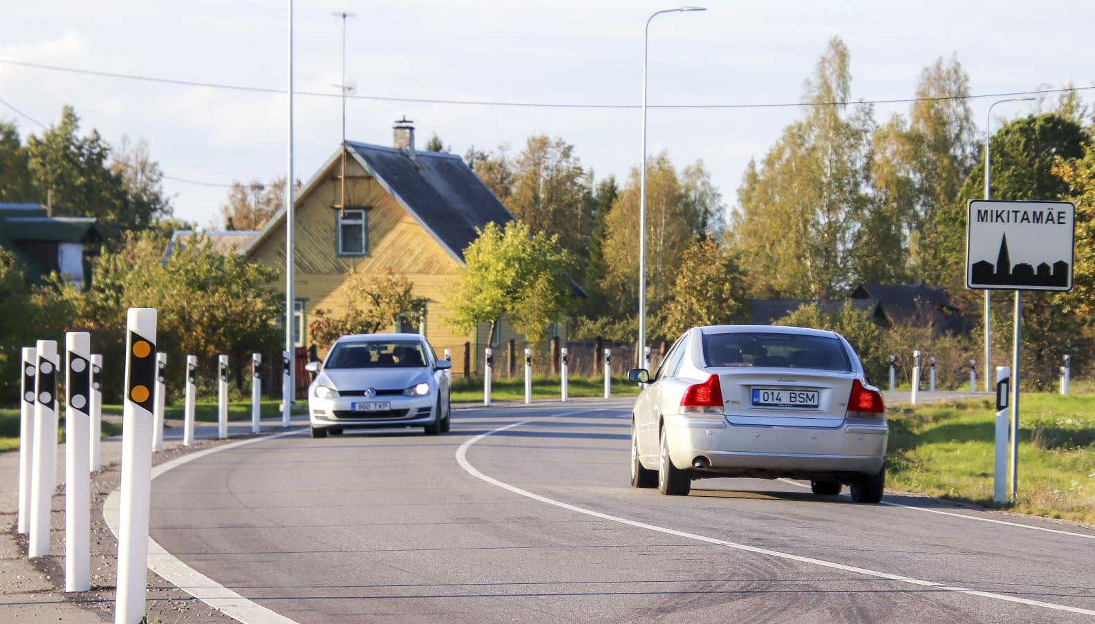 Mikitamäe küla elanikke, kelleni on jõudnud info tselluloositehase rajamise võimalikkusest lähikonda, hirmutab reostuse aste, millest paljud elanikud teadlikud pole. Mikitamäe Eakate Seltsi juhi ja kogukonna aktiivse liikme Aita Palolille sõnul oleks see Eesti riigi jaoks liiga suur koormus keskkonnale. Foto: AIGAR NAGEL