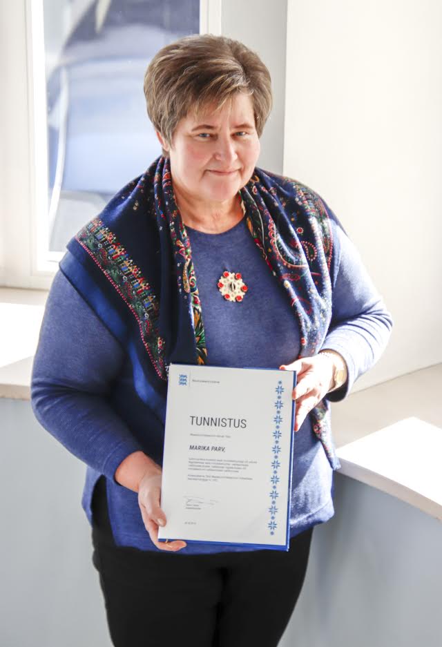 Võrumaa Talupidajate Liidu juht Marika Parv sai tunnustusest hea tunde ja jõudu maaelu edendamiseks. FOTOD: Aigar Nagel