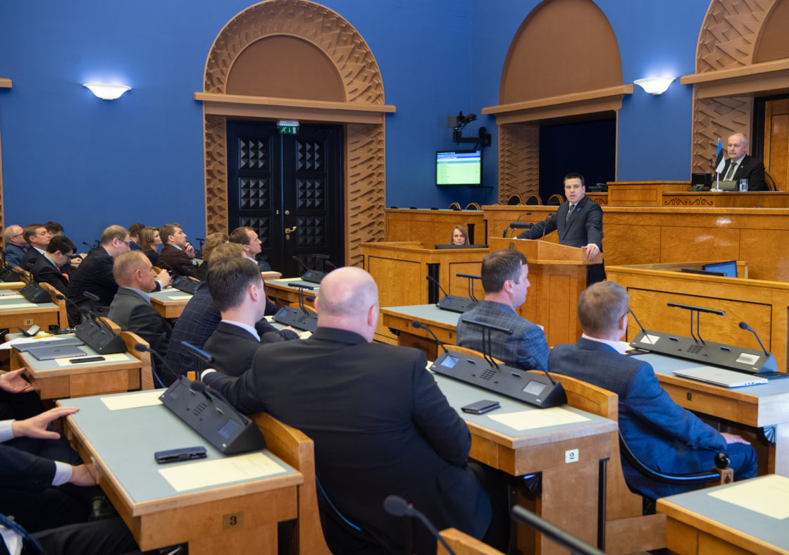 Peaministrikandidaat Jüri Ratas tegi ettekande.