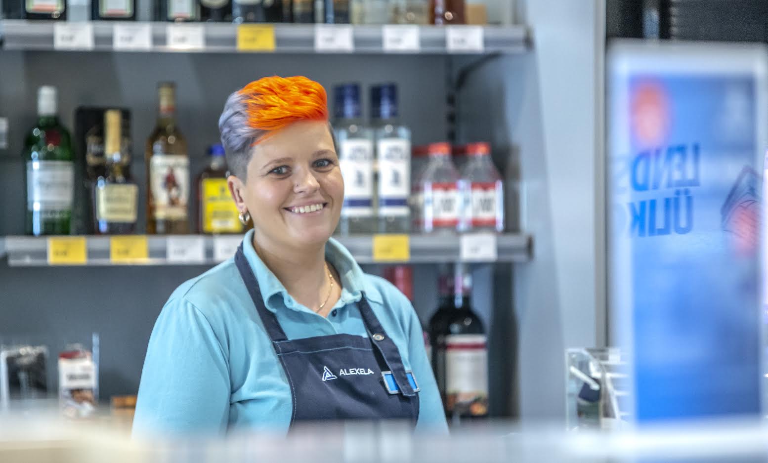 Riina Mäesaar on ennegi oma julguse ja oskustega silma paistnud. Nimelt pälvis ta 2016. aastal Coop Eesti Keskühistus töötades parima teenindaja tiitli. Foto: AIGAR NAGEL