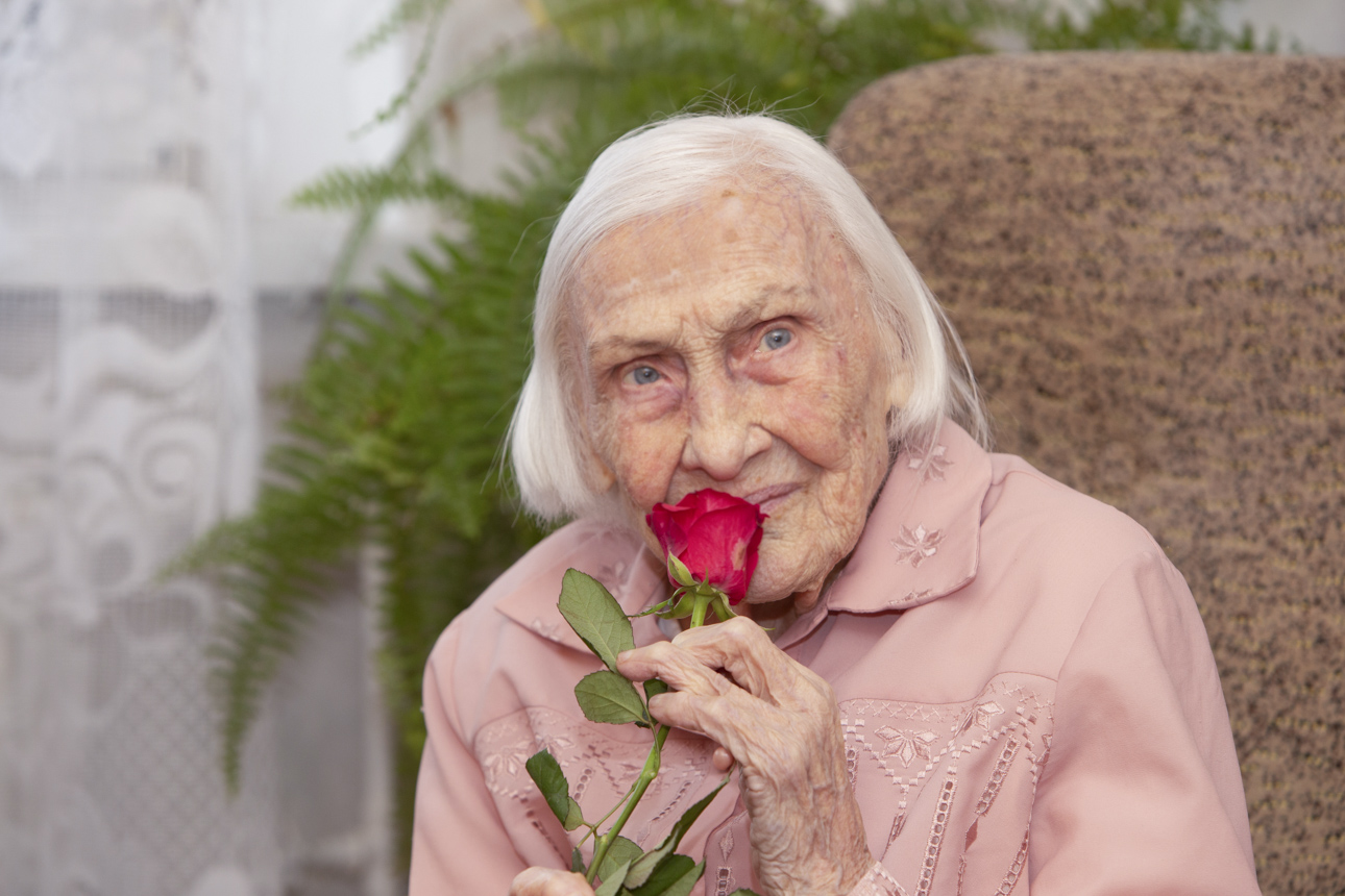 Hilja Mikussaar tähistas täna  100 eluaasta täitumist. Fotod: AIGAR NAGEL