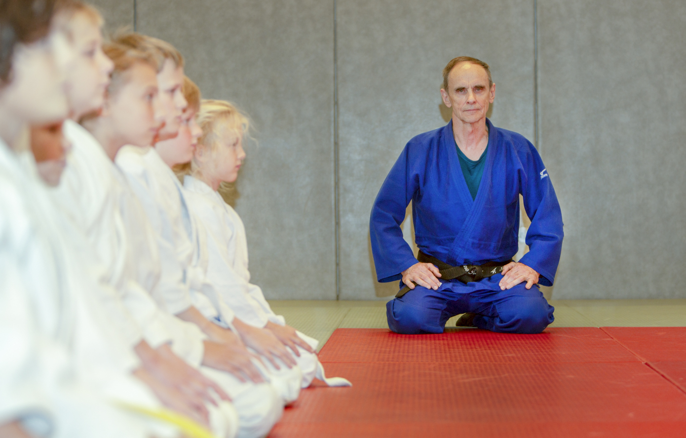 Võru spordikeskuses saab judotreener Enno Raagi käe all omandada efektseid võtteid ning lugupidamist enda ja kaaslaste vastu. Foto: AIGAR NAGEL
