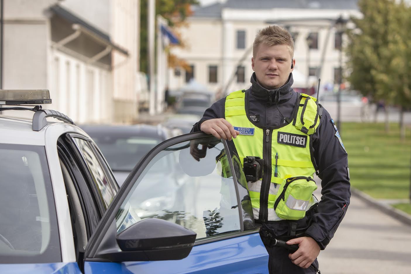 Võru patrulligrupi juht Kristo Lindsalu soovib „roolimobiilikutest” autojuhte ennekõike vestlusega mõjutada. Foto: AIGAR NAGEL