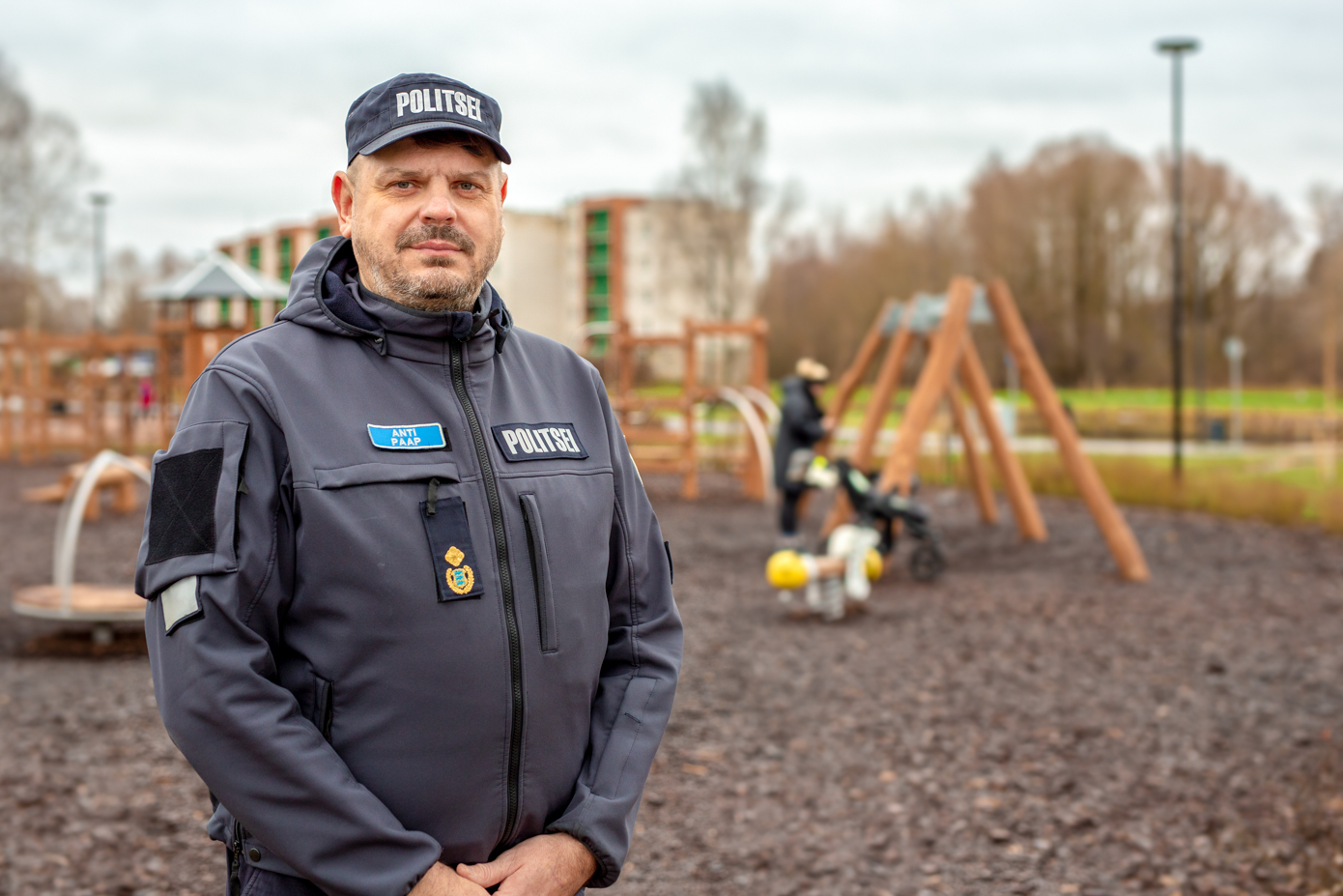 Võru politsei piirkonnavanem Anti Paap hindab abipolitseinike panust kõrgelt ja näeb neis kodukohas hinnatud mõttekaaslaseid. FOTO: Aigar Nagel