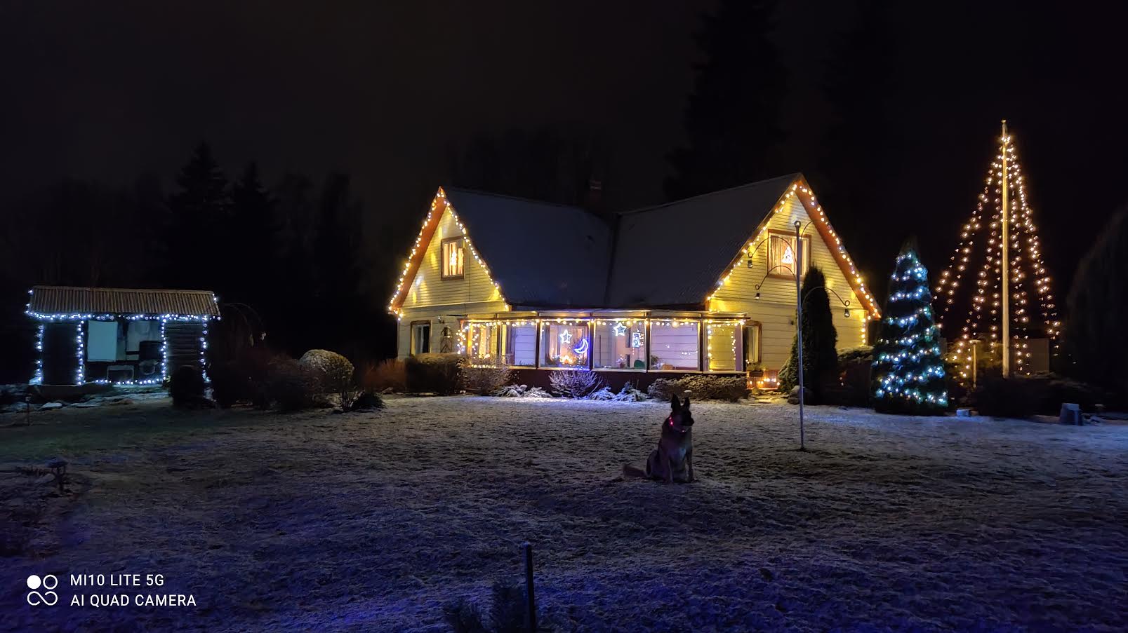 Rainer Hõraku jõulusäras kodu. „Kaunistatud kodu pakub jõuluvalgust inimeste ja ka enda südamesse!” Foto: ERAKOGU