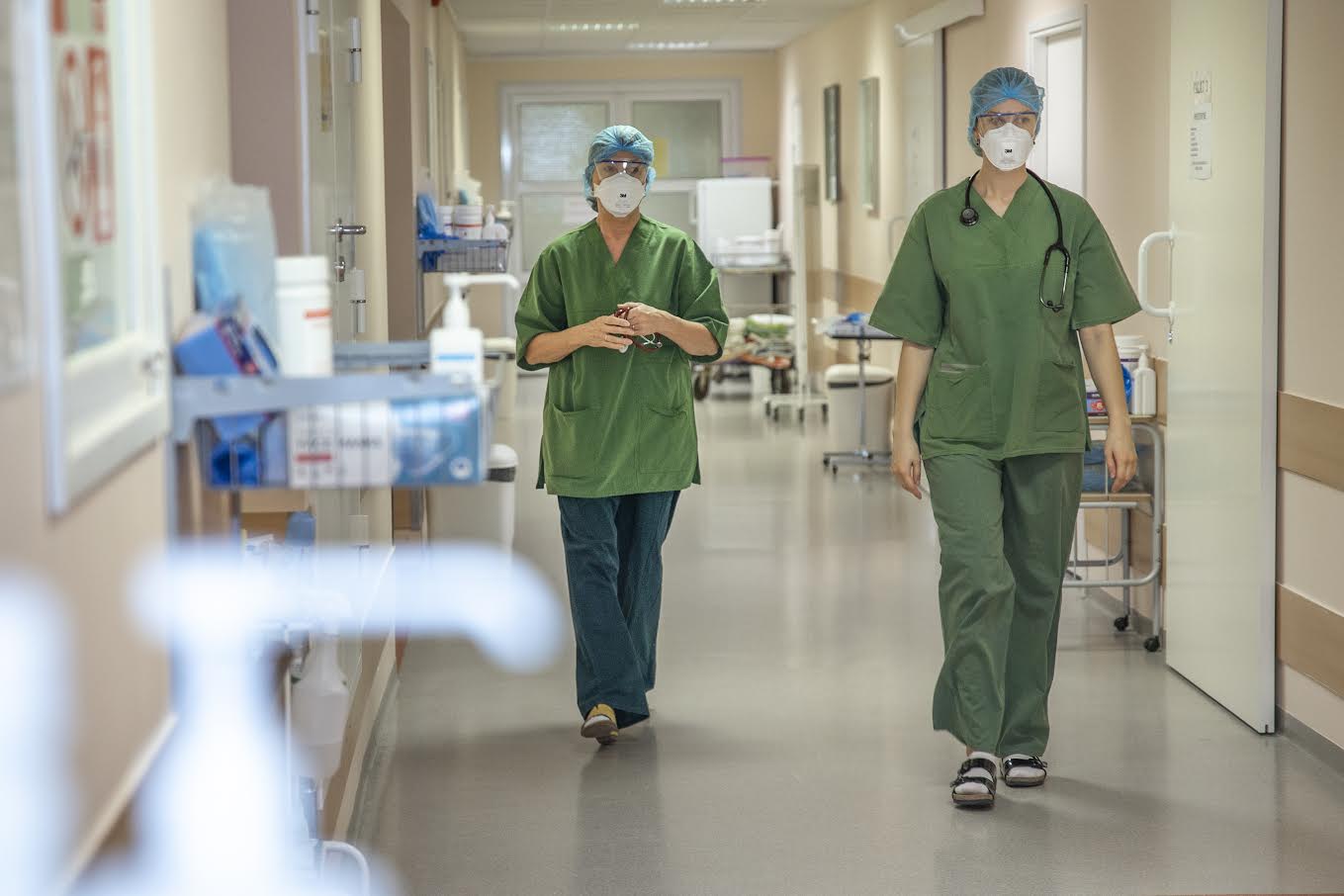 Kogu riigis on valdavaks saanud omikron-tüvi ning ravi vajavate inimeste jaoks on Lõuna-Eesti haiglas olemas kaheksa COVID-voodikohta. Foto: AIGAR NAGEL