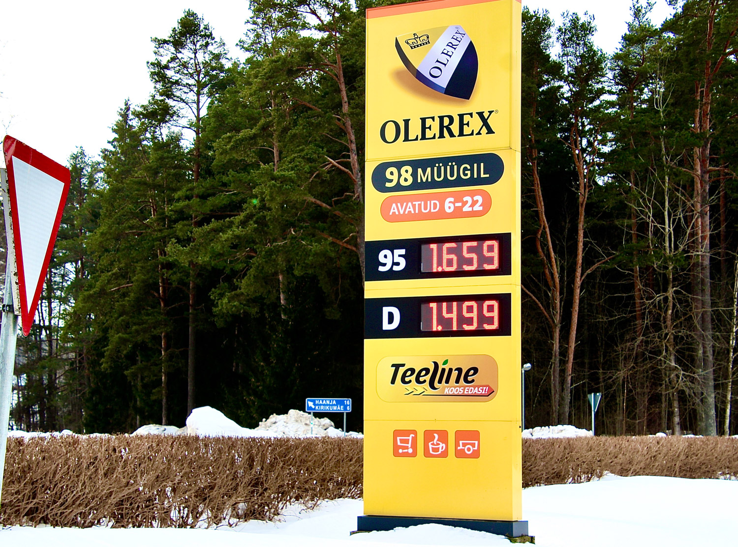 Kesknädalased kütusehinnad Vastseliinas.  Foto: KALEV ANNOM