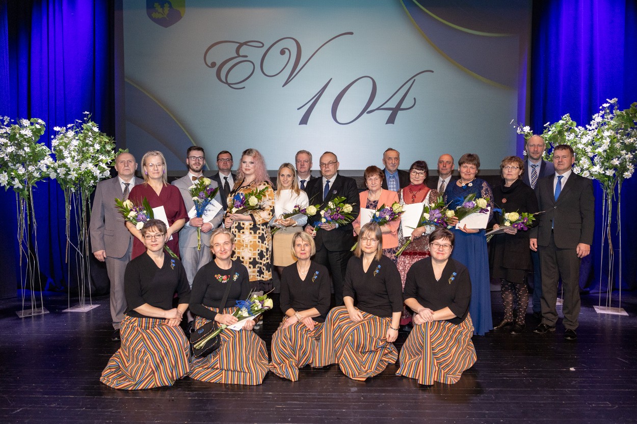 Võru vald tunnustas vabariigi aastapäeva eel oma kodanikke Foto: Mariliis Kivimäe