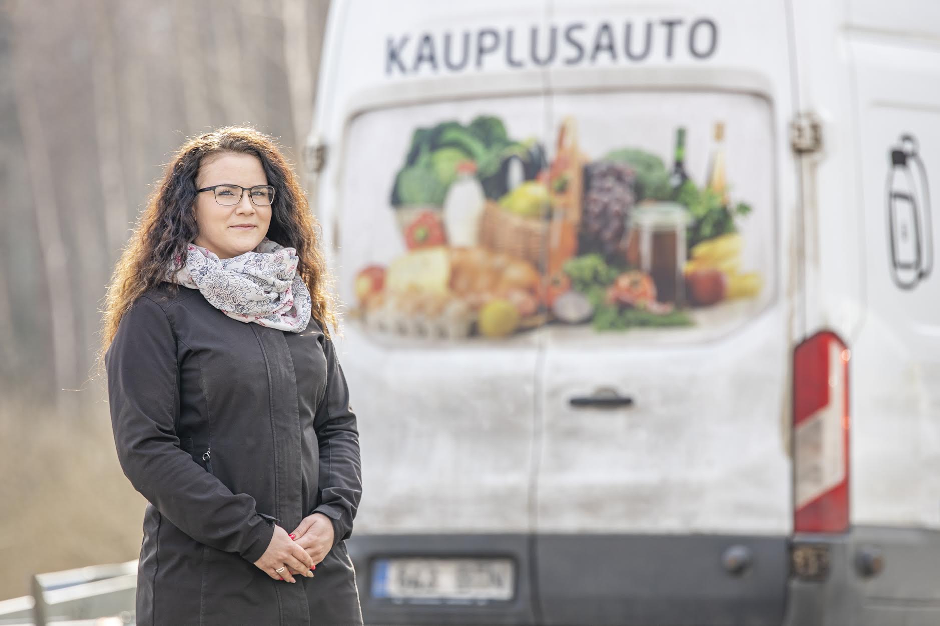 Sandra Kottise on kauplusautos töötanud juba veidi üle nelja aasta. Nädalas läbib ta keskmiselt 1500 kilomeetrit. FOTO: Aigar Nagel