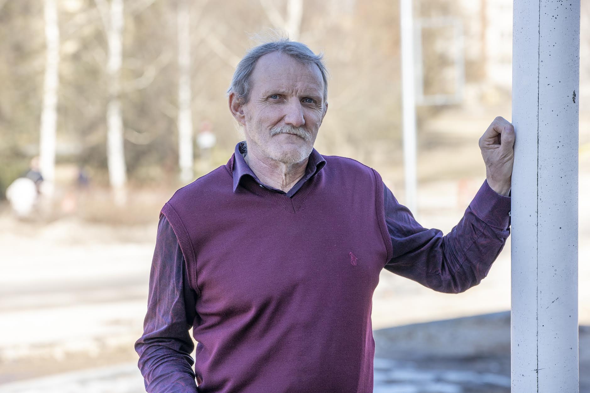 Kagu Hosteli juht Meelis Lepamets kinnitab lehele, et on enda jaoks läbi  mõelnud võimaluse aidata sõjapõgenikke öömaja leidmisel. Fotod: AIGAR NAGEL