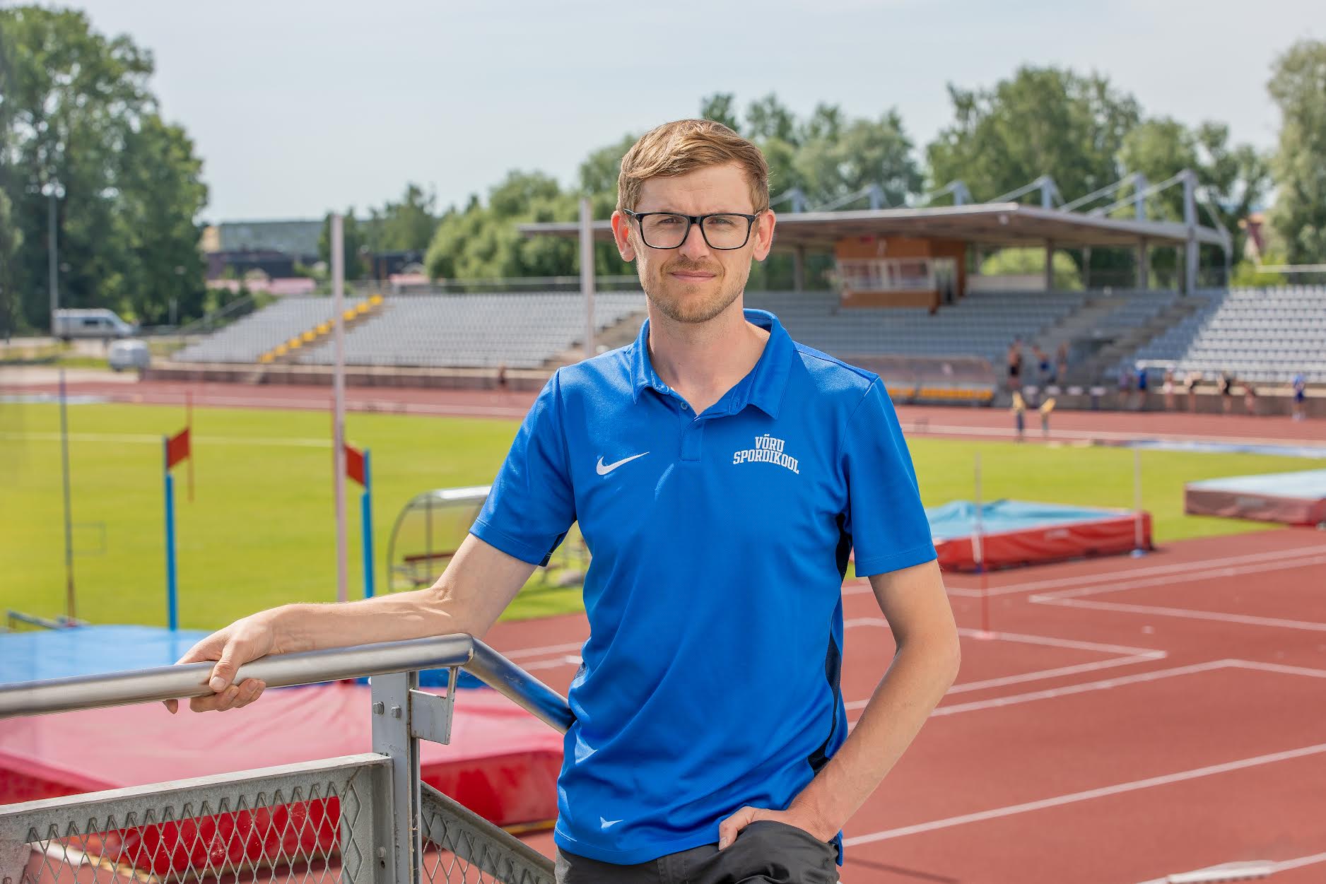 Võru spordikooli direktor Karel Saarna on rahul sellega, kuidas Võrumaa omavalitsused noortespordiks võimalusi loovad. See aga ei asenda õues mängimist, jooksmist ja hullamist, mida lastevanemad võiksid igati innustada. Foto: AIGAR NAGEL