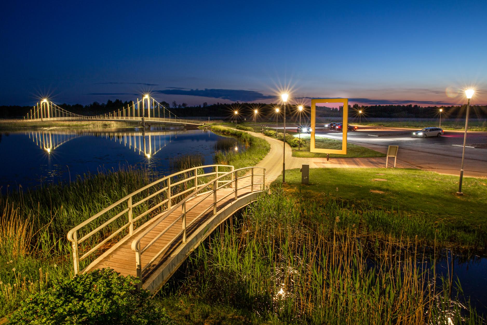 Ehkki Võrus aitavad linnatuled hilistel paadimeestel kaldale jõuda, on Võrumaal piisavalt veekogusid, mille ääres muinastuli võiks pimenevat õhtut ilmestada. Foto: AIGAR NAGEL