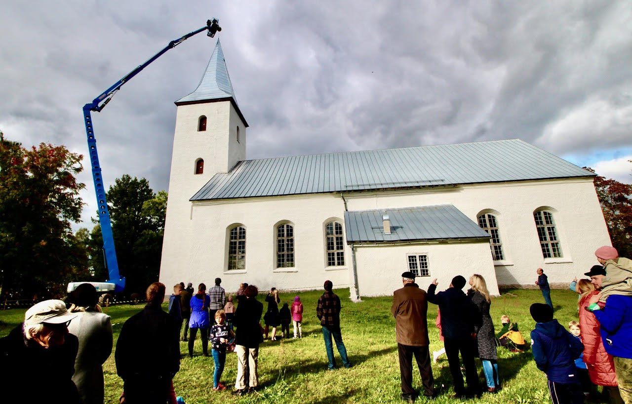 FOTOD Rõuge kirik sai tornikuke ja tornikera FOTOD: Kalev Annom