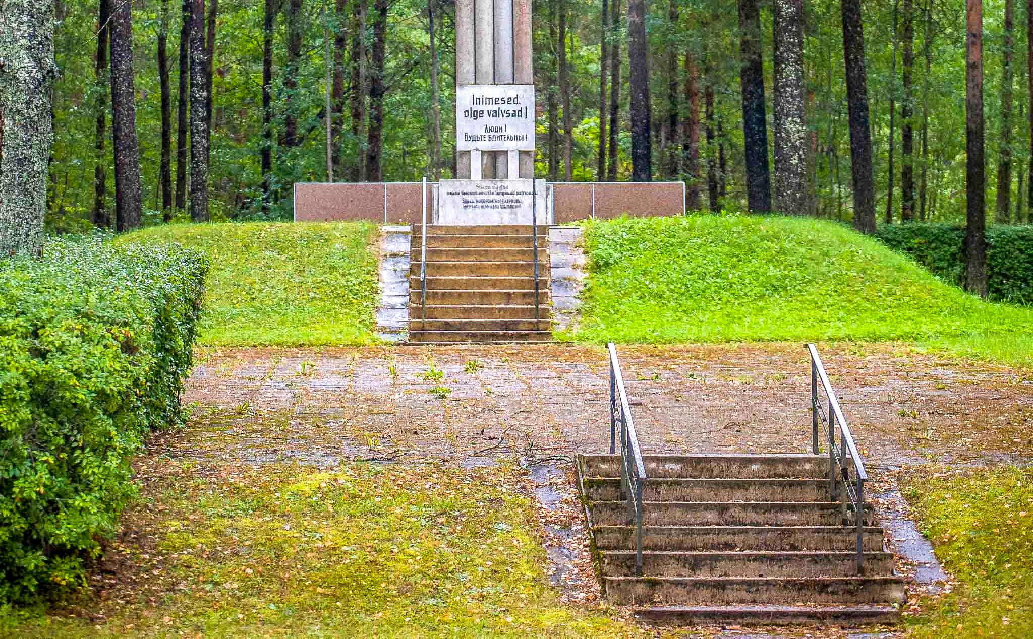 Võru linn on riigi ametkonnale esitanud avalduse kolme hauatähise eemaldamiseks linnaruumist. Foto: AIGAR NAGEL