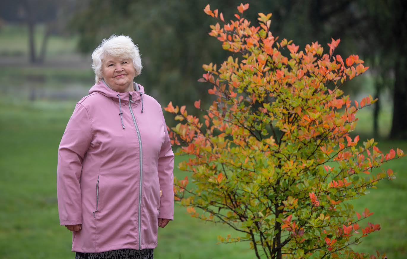 Sügisel naudib Astrid Hurt oma kodulinna kirevat värvipaletti. Foto: AIGAR NAGEL