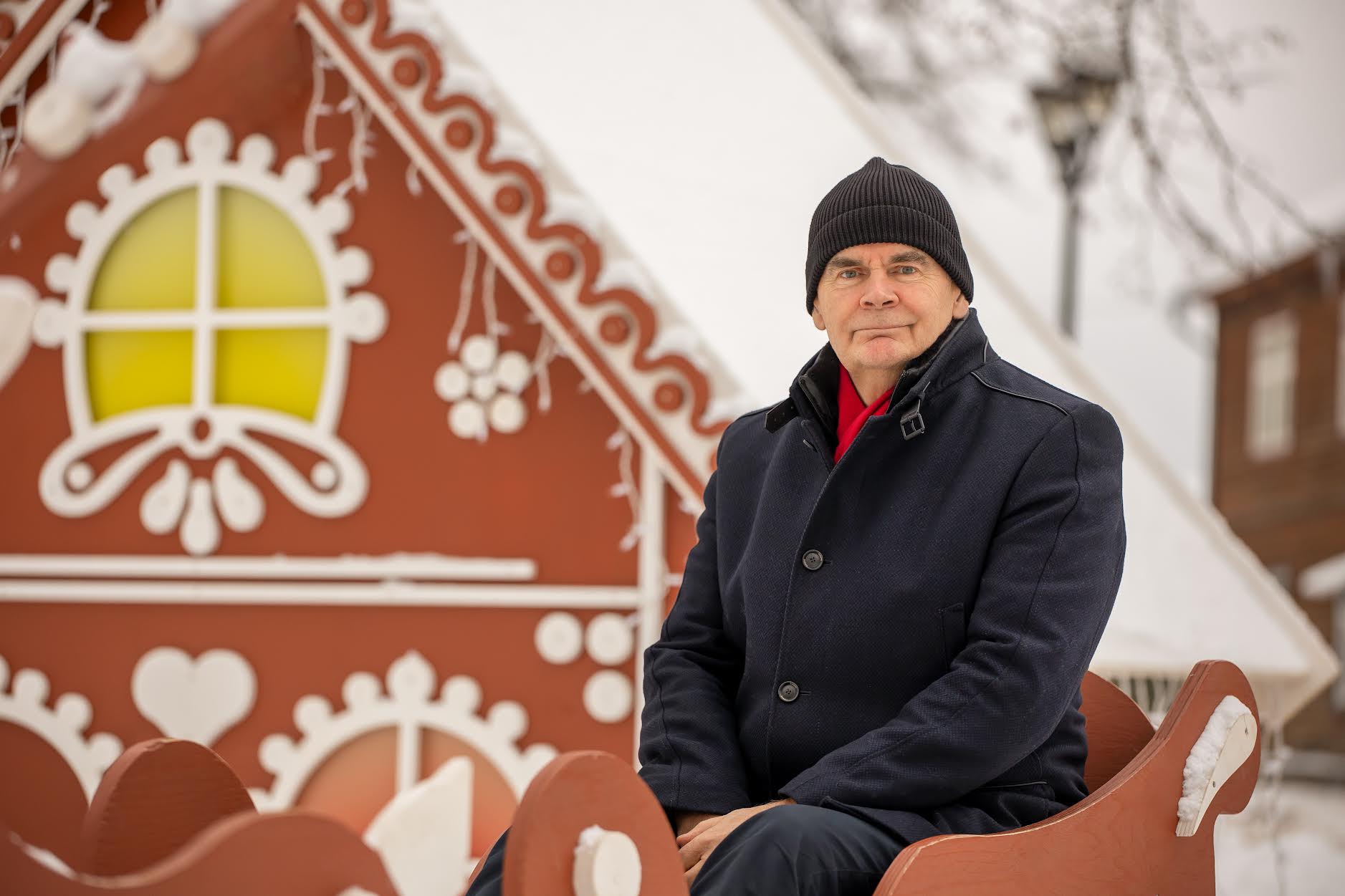 Lõuna-Eesti haigla juhataja Arvi Vask avaldab  lootust, et aprilliks on  Meegomäel ligi 200 000  eurot maksev päikesepargiprojekt valmis.  Foto: AIGAR NAGEL