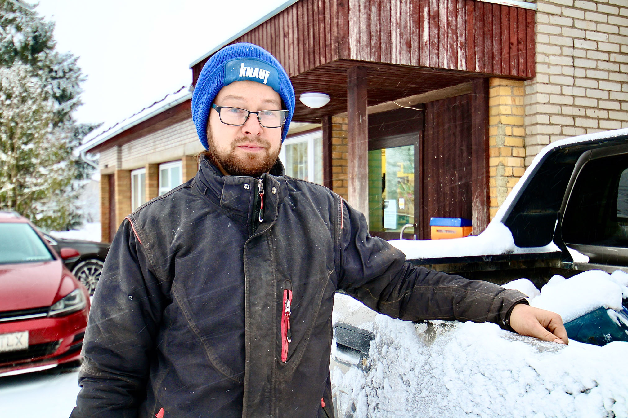 Põlgaste poe omanik ja Sinikalda talu peremees Raido Semm võtab riski ning asub Jaagumäe talu jälgedesse, sest poe juurde on kavas ka söögikoht. Fotod: ERAKOGU, KALEV ANNOM