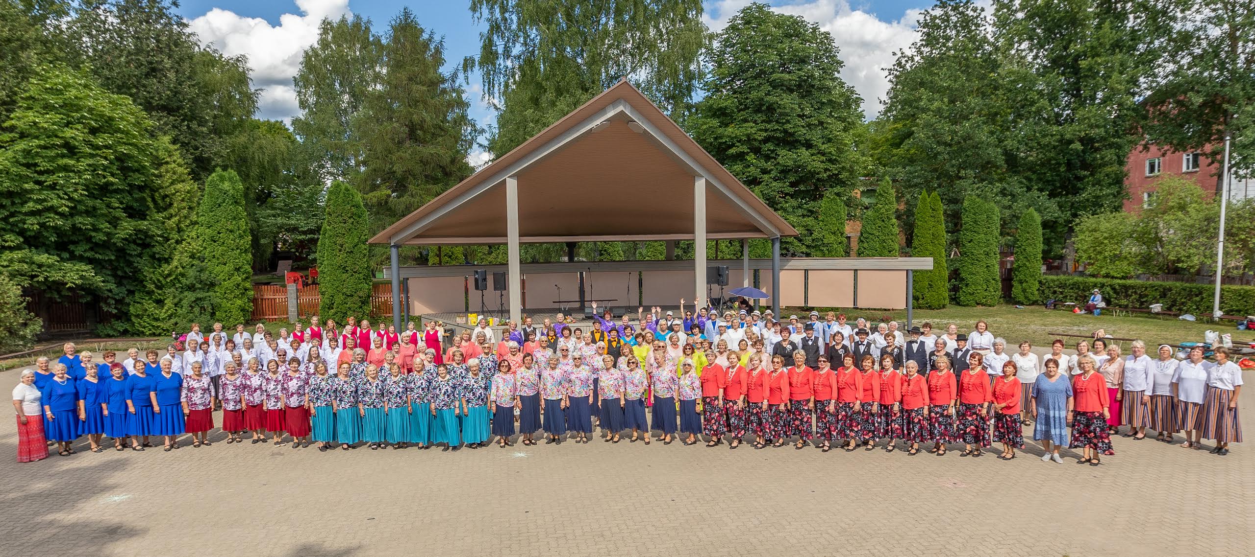 Võrumaa seeniortantsupäev tõi kokku huvilisi Võrust Viruni FOTO: Aigar Nagel