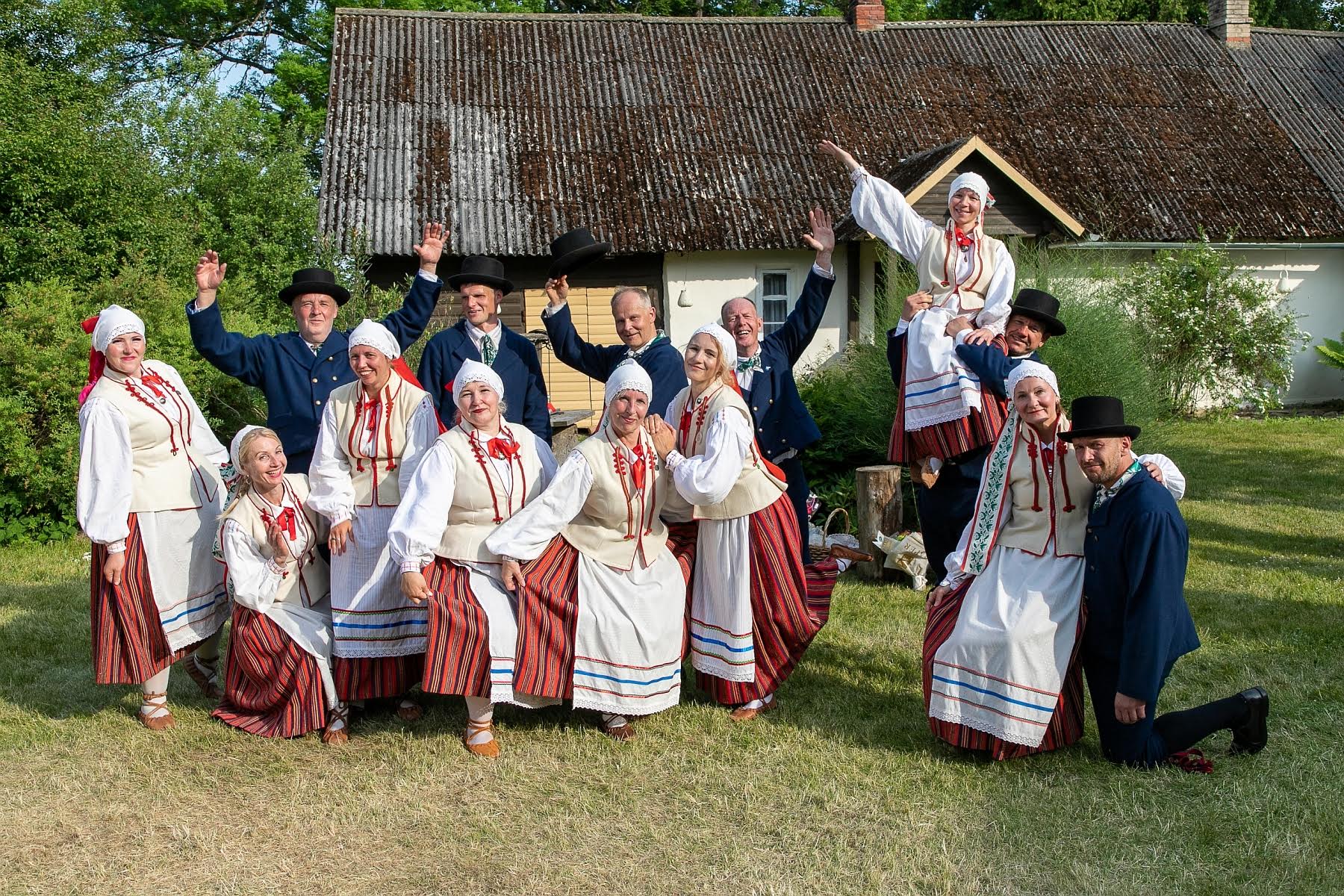 Segarahvatantsurühm Kannel andis juubelikontserdi FOTO: Foto: MAIDU JAASON