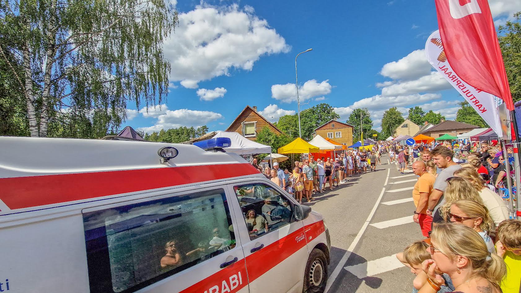 Suur osa kiirabi nädalavahetusel saadud väljakutsetest oli seotud Hauka laadaga. Foto: AIGAR NAGEL