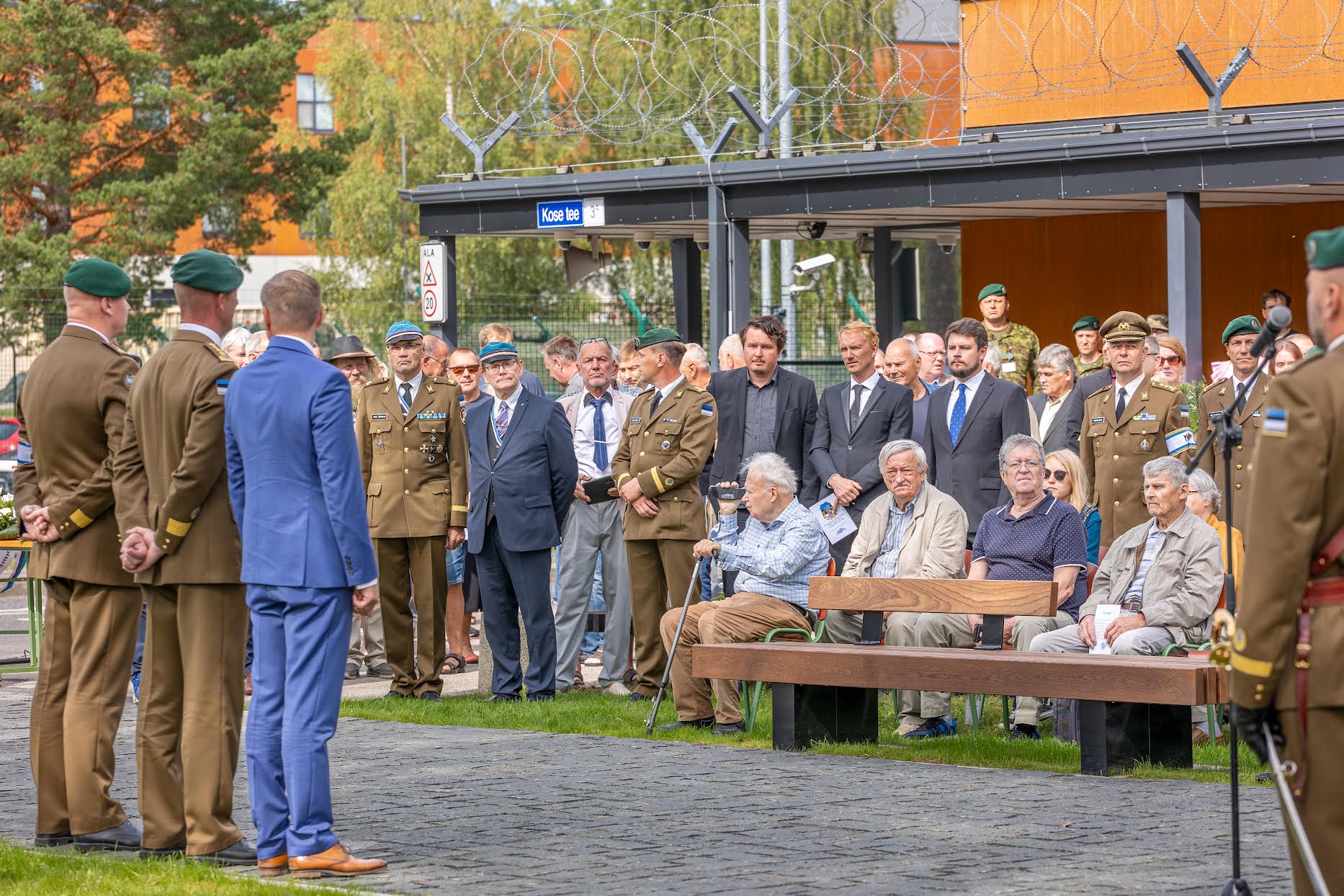 Teisipäevasele büsti avamistseremooniale oli  kogunenud märkimisväärne rahvahulk. FOTOD: Aigar Nagel