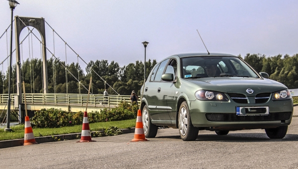 Autokoolid peavad uusi liikluseksami küsimusi vigaseks