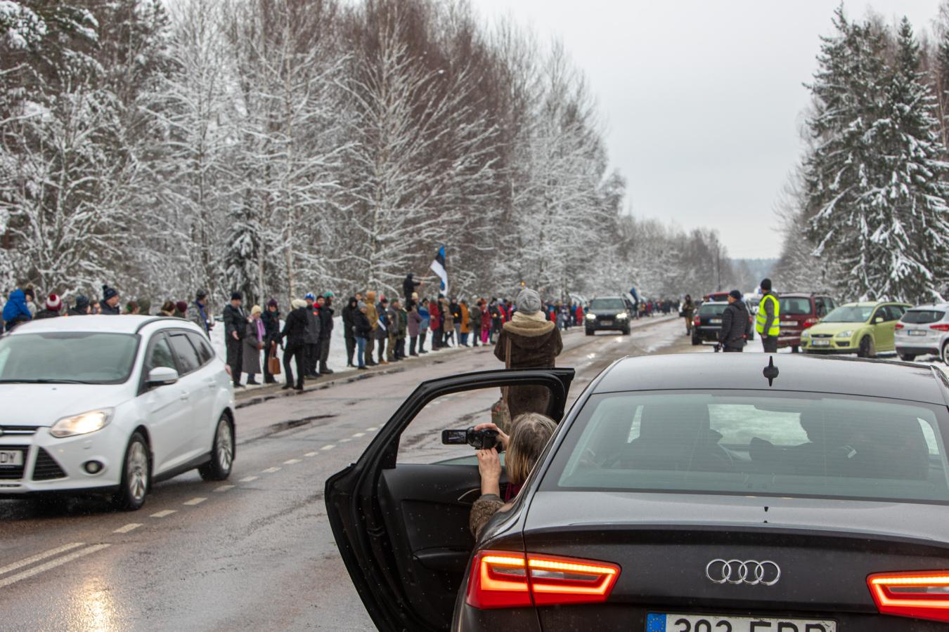 Ligi pooltuhat inimest seisis käsikäes Nursipalu kaitseks FOTO: Aigar Nagel