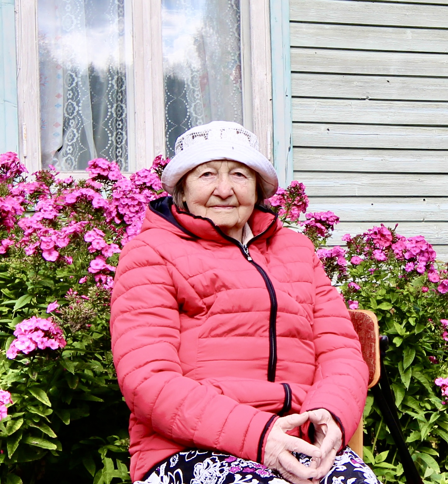 Täna Metstares oma 95. sünnipäeva ja emadepäeva lähedaste ringis tähistav ema, vanaema ja vanavanaema Leili Annom.