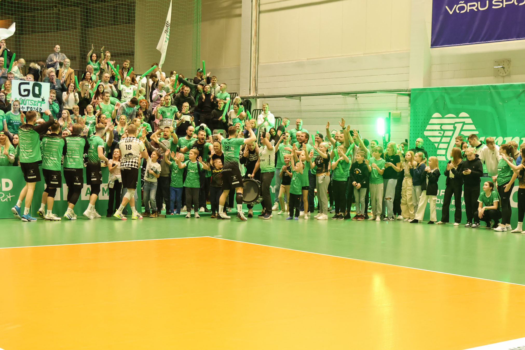  Teisipäevane otsustav mäng tõi Võru  spordikeskusesse 850 pealtvaatajat.  Fotod: HELIN POTTER
