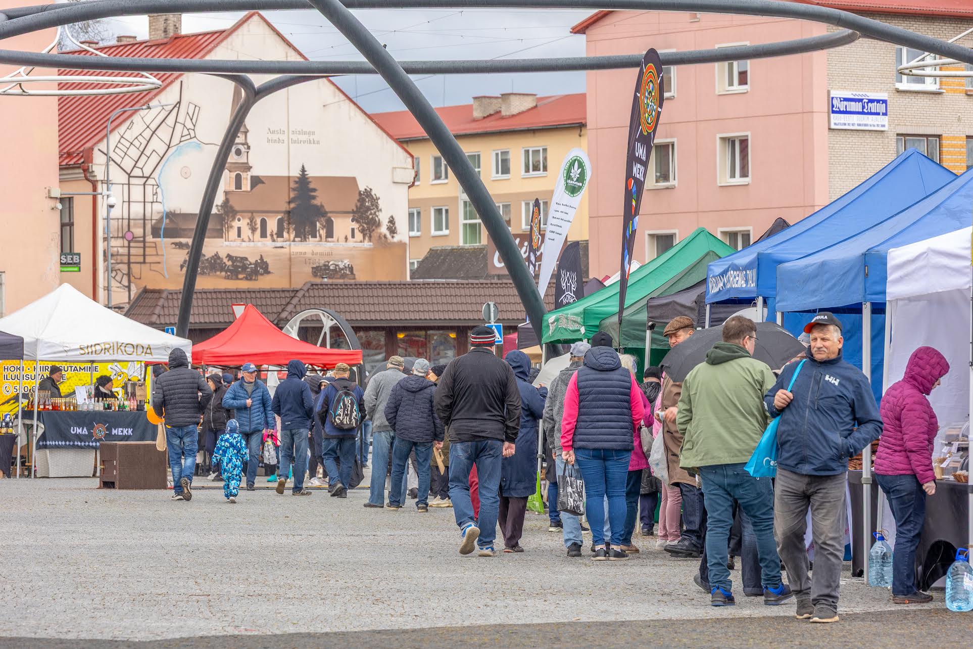  Tänavu peeti Euroopa päeva suurema sündmusena koos Uma Meki kevadlaada ning õhtuse kontserdiga. FOTO: Aigar Nagel