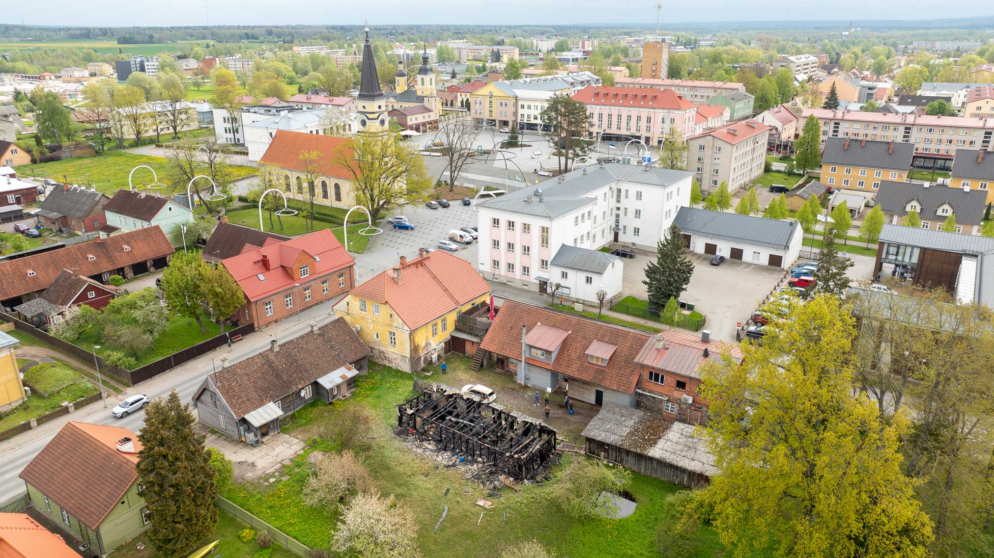 Laupäeva hilisõhtul mõned minutid enne südaööd sai päästeamet teate tulekahjust Võru linnas Koidula tänaval, kus asub linna populaarseim ööklubi Club Tartu. FOTOD: Aigar Nagel