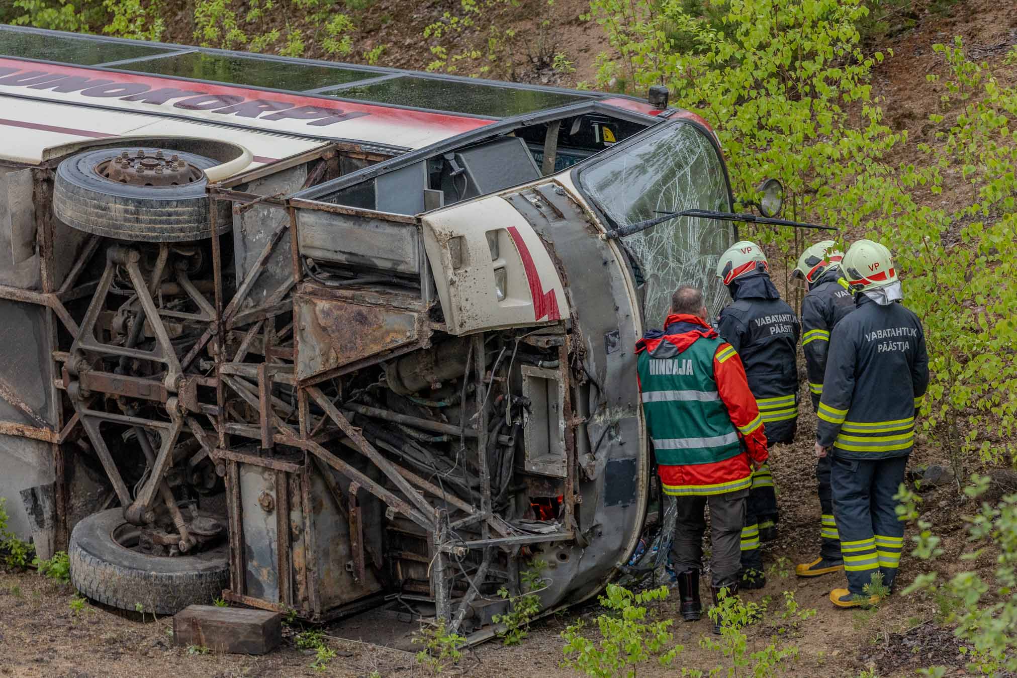„Õppus, õppus, õppus!” kostab 23. mai ennelõunal raadiosaatjast. Mõned minutid pärast kella 11 saabub sündmuskohale Rasva külla Nogopalu karjääri esimene meeskond – Rõuge priitahtlikud. FOTOD: Aigar Nagel